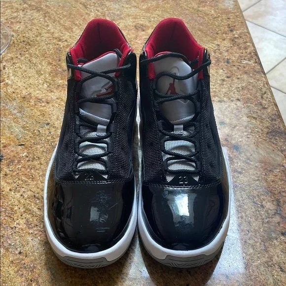 Nike Men's Jordan Max Aura Shoes Sneakers Size 9.5 - Picture 2 of 5